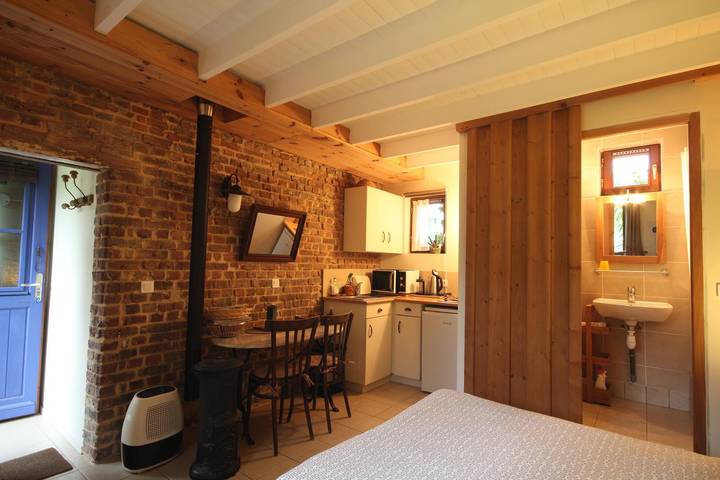 Gîte pour 2 personnes, avec jardin à Les Loges - 2