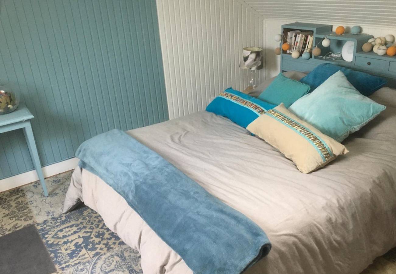 Location chambre d'hôtes " chambre bleue" - Chambre Bleue in Tinténiac, Région de Saint-Malo
