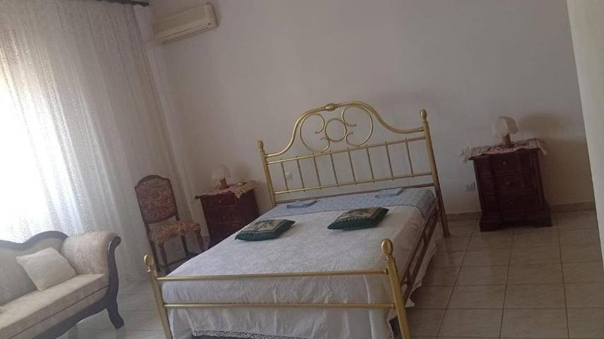 Gîte pour 4 personnes, avec jardin dans Dolianova