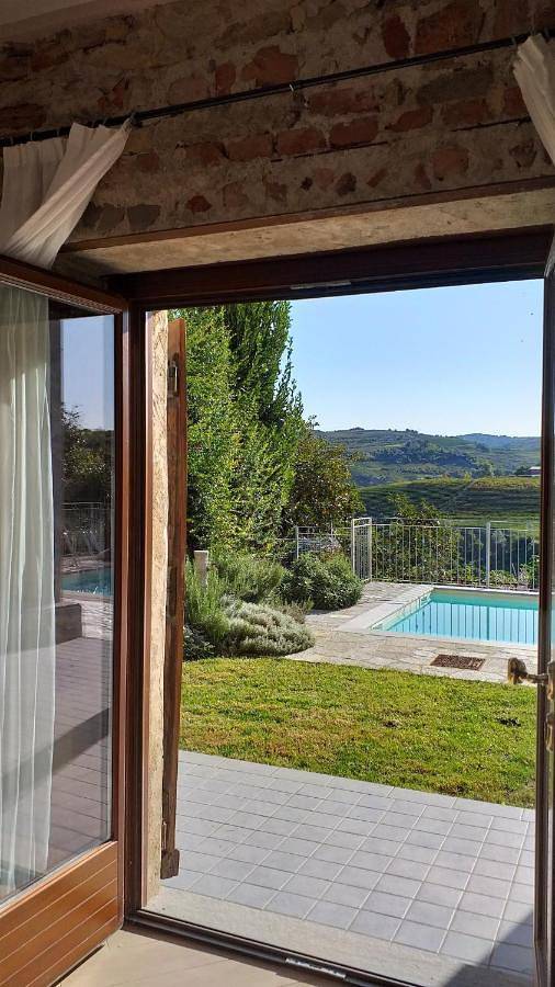 Appartamento per 2 persone, con Terrazza e Giardino nonché Piscina e Panorama a Serralunga d'Alba