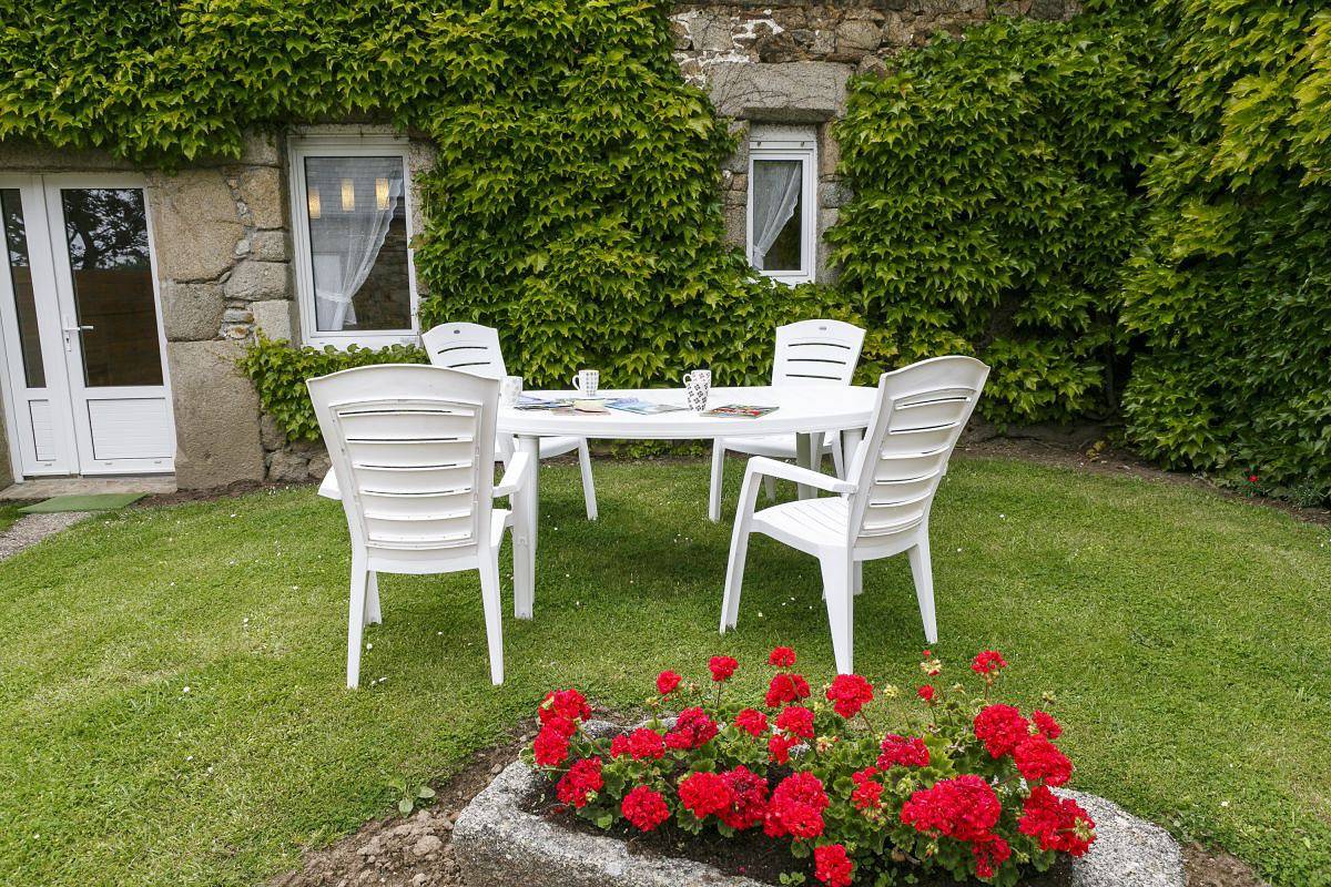 Le Tourot de droite in Plougrescant, Rosa Granitküste