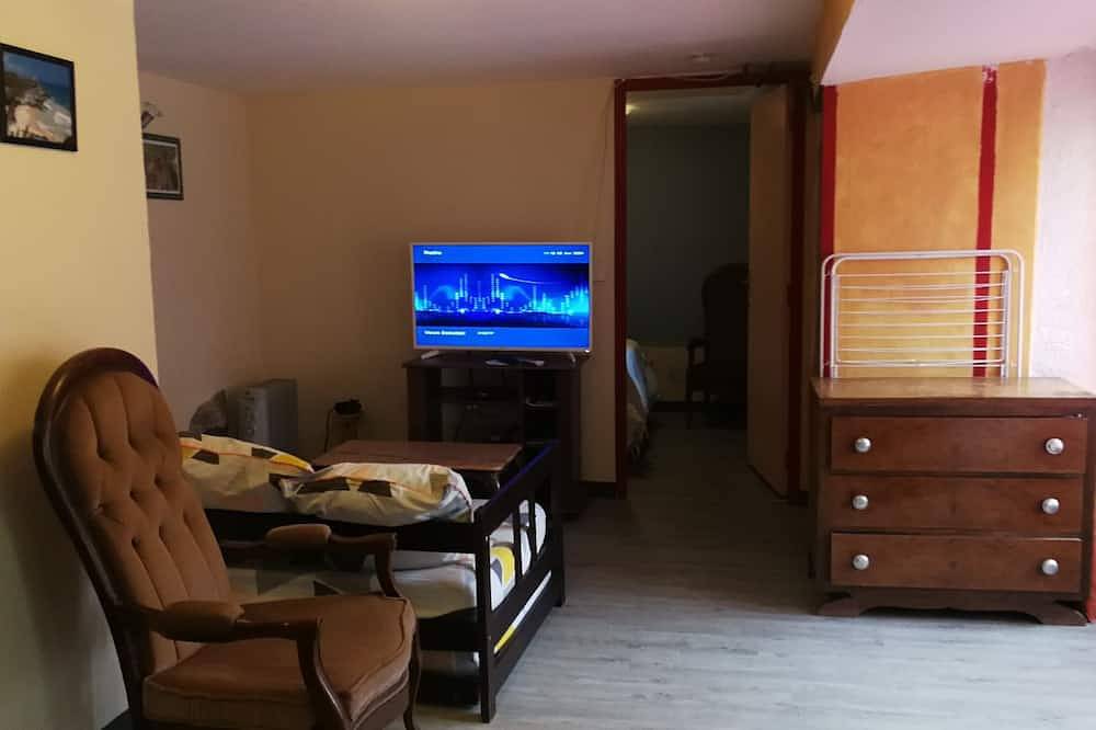 Apartamento entero, Appart 40 m2 R C en el pequeño pueblo a los pies del Canigó in Casteil, Parque Natural Regional de los Pirineos Catalanes