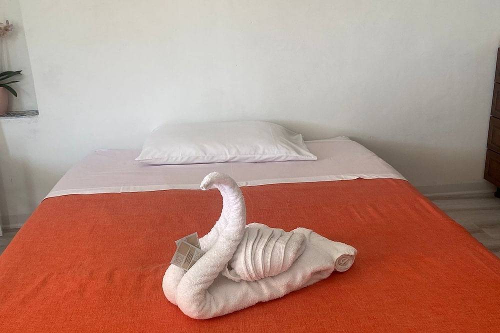 For rent 2 rooms located 5 minutes from the historic center and the first beach. in Maratea, Provincia de Potenza