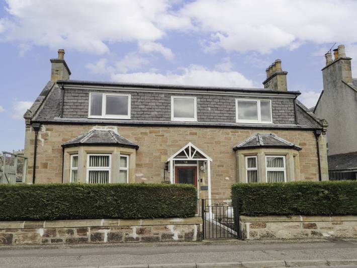 Holiday home for 9 people, with terrace and garden - 1