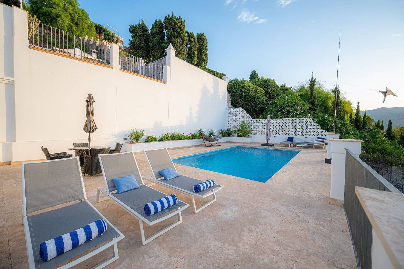 Villa 'Romantica' with Sea View, Wi-Fi and Air Conditioning in Los Pinos (Almunecar), Almuñecar