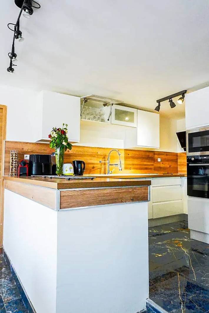 Ferienhaus für 6 Personen, mit Balkon/Terrasse und Terrasse sowie Garten und Pool in Toulon - 4