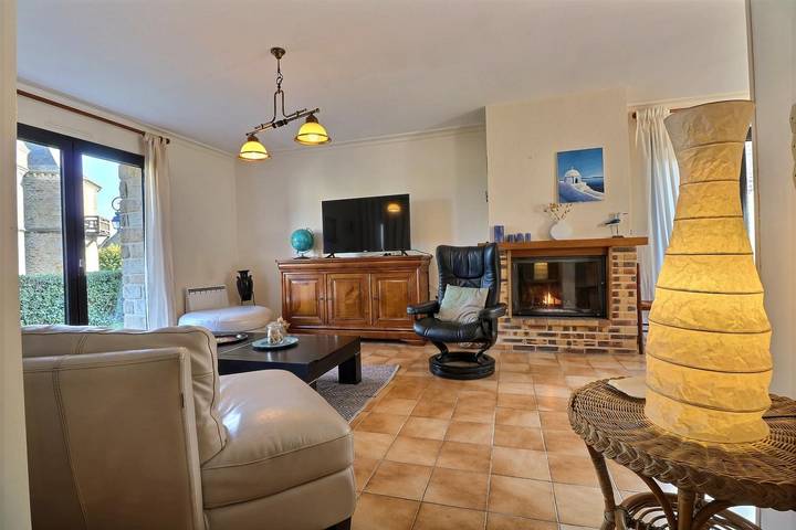 Gîte pour 8 personnes, avec jardin et terrasse, animaux acceptés à Saint-Lunaire - 4