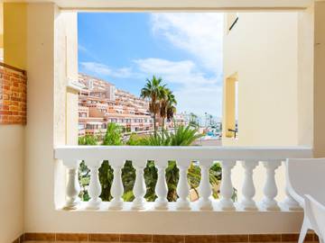 Holiday Rental for 3 People in Playa de los Cristianos, Arona, Photo 2