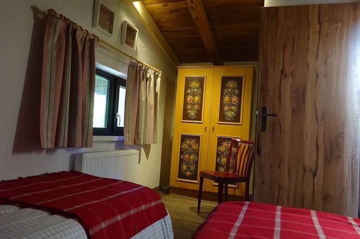 Luxus Chalet mit 5 Schlafzimmern und 3 Bädern in Hanglage mit Blick auf die italienische Grenze. in Gailtaler Alpen, Sankt Stefan im Gailtal