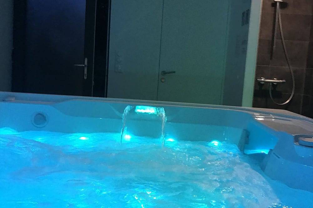 La Maison d'Eugénie 2 to 6 pers with jacuzzi sea view, quiet location with large garden. in Goulven, Brest und Umgebung