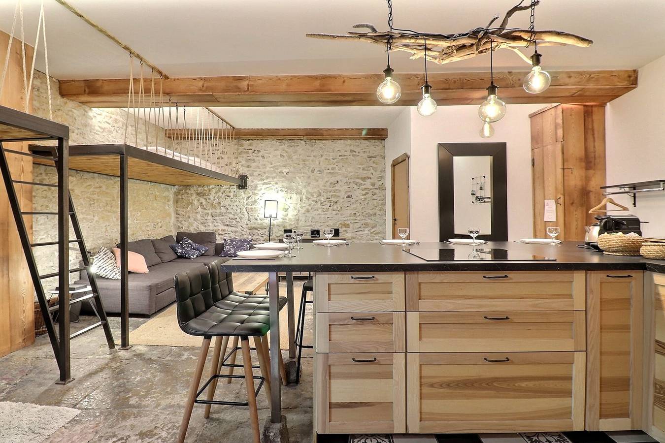 Geheel appartement, Vakantieappartement voor 6 personen in Lyon, Rhône