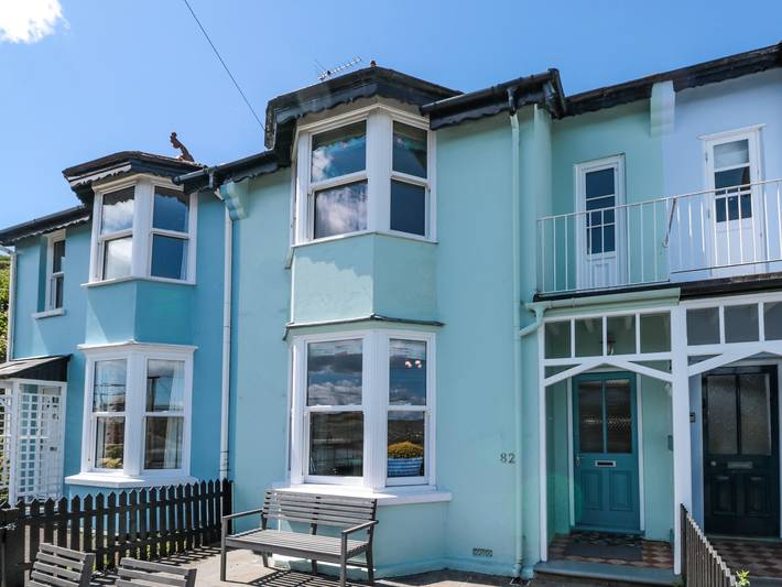 Holiday home for 4 people, with pets in Dartmouth