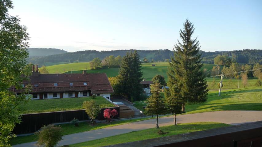 Ferienwohnung für 4 Personen, mit Pool und Sauna sowie Ausblick und Balkon in Missen-Wilhams - 2