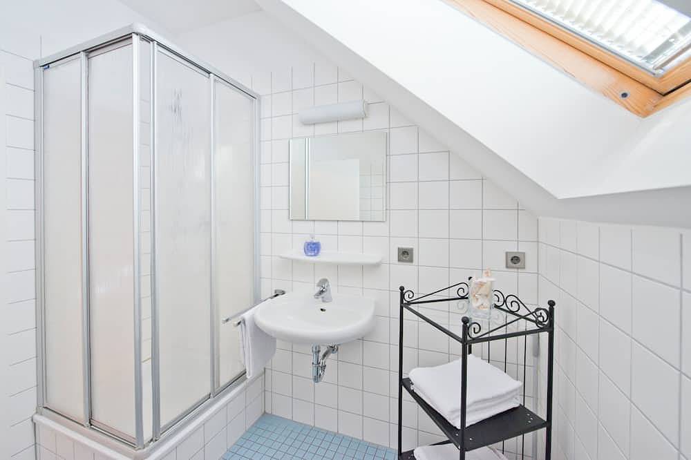 Ganze Wohnung, Gemütliche Ferienwohnung \"Claire\" direkt am Hafen von Rheinsberg in Rheinsberger See, Rheinsberg