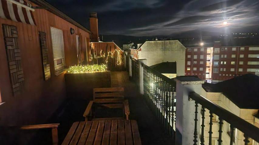Gîte pour 8 personnes, avec Jacuzzi ainsi que Terrasse et Vue à Sarria (Lugo)