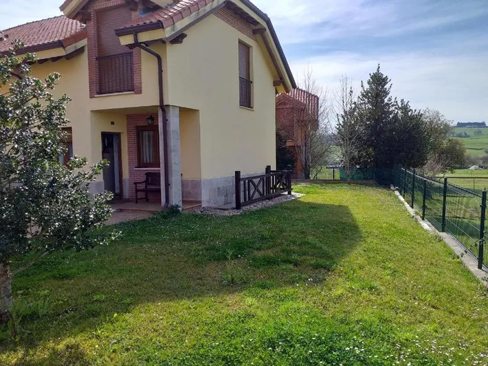 Casa de vacaciones para 5 personas, con piscina y vistas además de terraza y jardín, Se admiten mascotas - 1