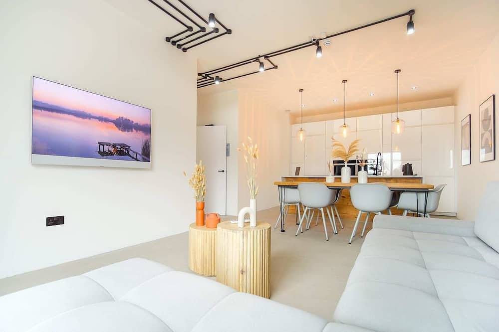 Glamping for 6 People in Manchester, Greater Manchester