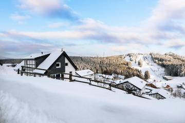 Ferienpark für 4 Personen, mit Terrasse und Sauna sowie Pool, mit Haustier im Sauerland