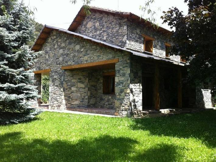 Chalet para 6 personas, con Balcón además de Terraza y Jardín en Provincia de Huesca