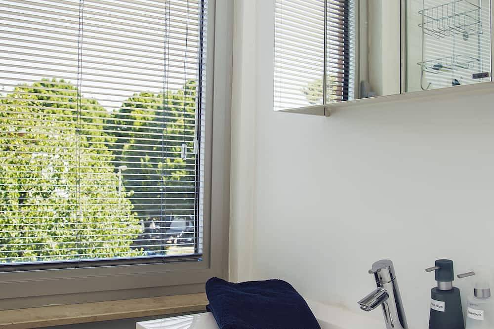 Lovely spacious house close to parks and tramway in Antwerp, Antwerp region