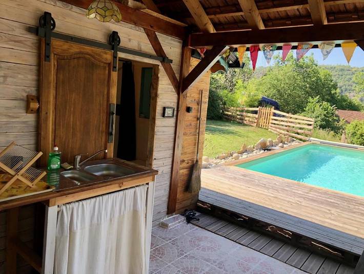Tente pour 3 personnes, avec terrasse et jardin ainsi que vue et piscine dans le Lot - 4
