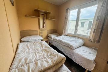 Static Caravan for 8 People in Heacham, Norfolk, Photo 2