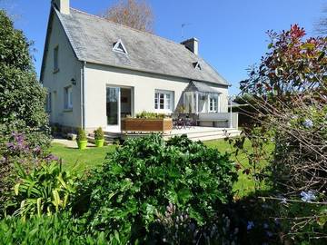 Gîte pour 8 personnes, avec terrasse et jardin, animaux acceptés à Tréflez