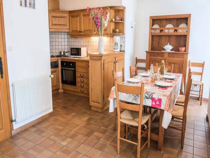 Gîte pour 7 personnes, avec piscine et jardin, adapté aux familles dans Peyre-en-Aubrac - 3