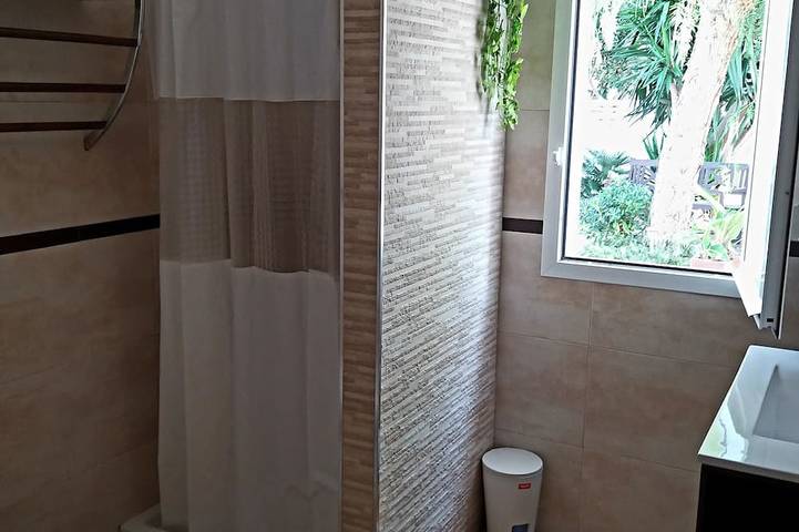 Casa con piscina, jardín, barbacoa, a/a, Wifi, parquing in Es Canar, Santa Eulària des Riu
