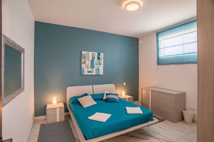 Ganze Wohnung, Modernes Apartment mit freiem Meerblick und eigenem Infinity-Pool in Marsaskala, Insel Malta