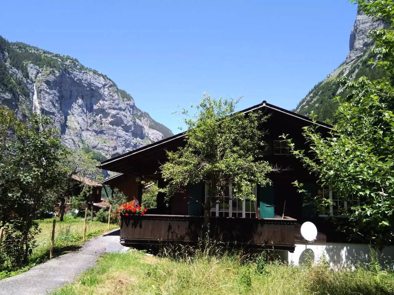 Villa for 4 Guests in Lauterbrunnen, Western Alps