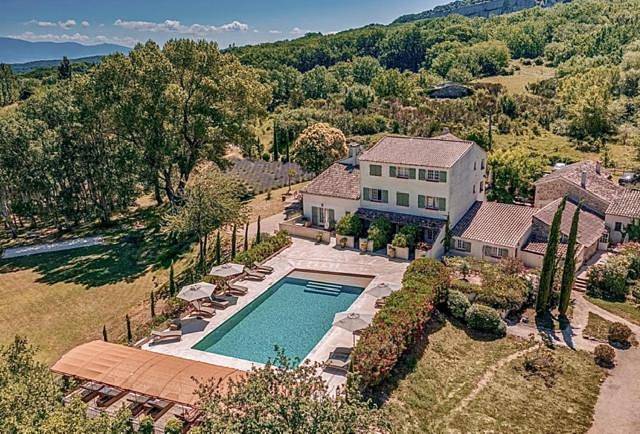 Location de vacances pour 2 personnes, avec vue et piscine ainsi que jardin et sauna, animaux acceptés à Chantemerle-lès-Grignan - 2