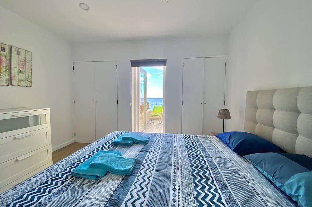 Ganze Wohnung, Wohnung Mit 1 Schlafzimmer. Terrasse Und Balkon Meerblick Vorne. 10 Meter vom Strand entfernt in Praia do Ouro, Sesimbra