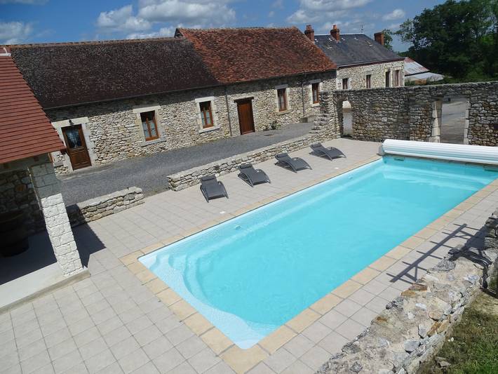 Gîte pour 4 personnes, avec Terrasse ainsi que Jardin et Piscine