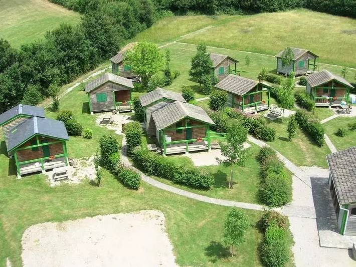 Camping für 4 Personen, mit Pool und Terrasse in Midi-Pyrenäen - 2
