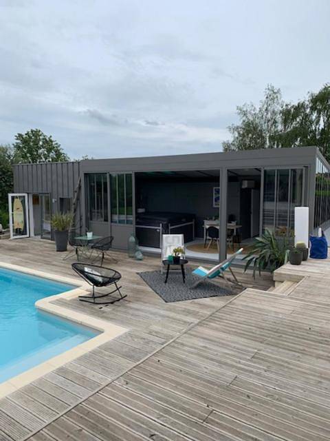Maison d’hôte pour 2 personnes, avec vue et piscine ainsi que jardin et terrasse à Le Tallud
