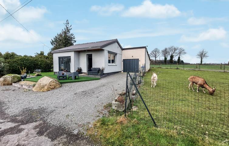 Location de vacances pour 5 personnes, avec jardin et terrasse à Parigné