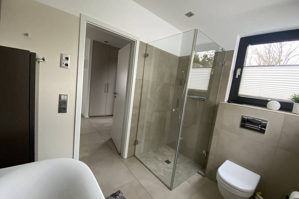 Ganze Wohnung, Fewo im schönen Hösel – neu renoviert! in Ratingen, Nordrhein-Westfalen