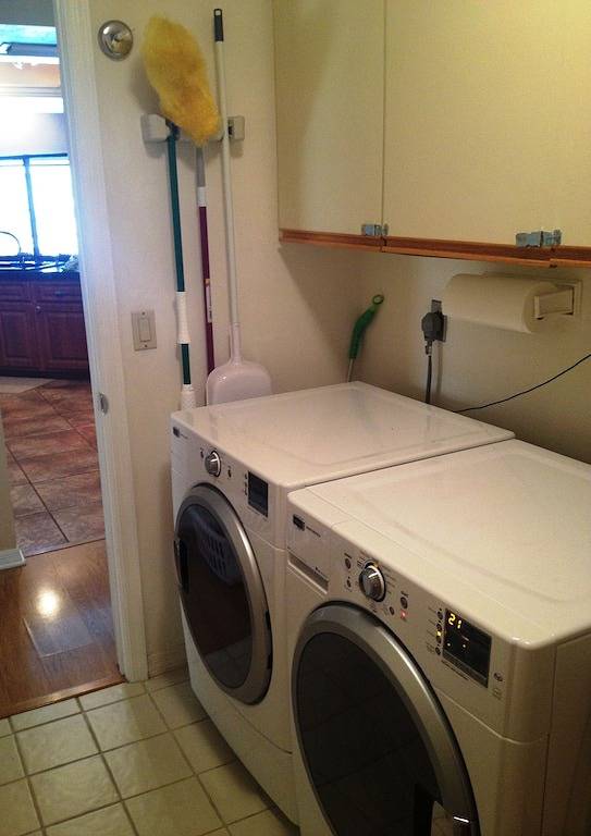 Wunderschönes Haus mit direktem Golfzugang und Pool - brandneues Master-Bad im April 2018 in Cape Coral, Southwest Florida