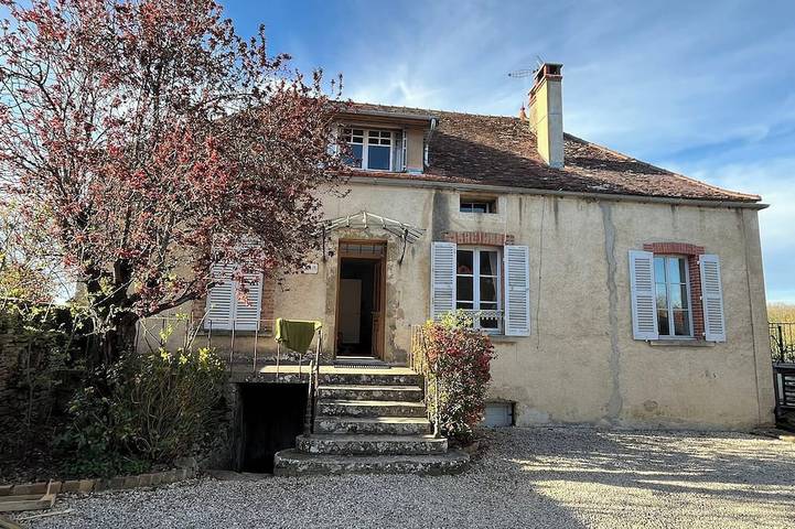 Location de vacances pour 7 personnes, avec Terrasse et Jardin à Viserny