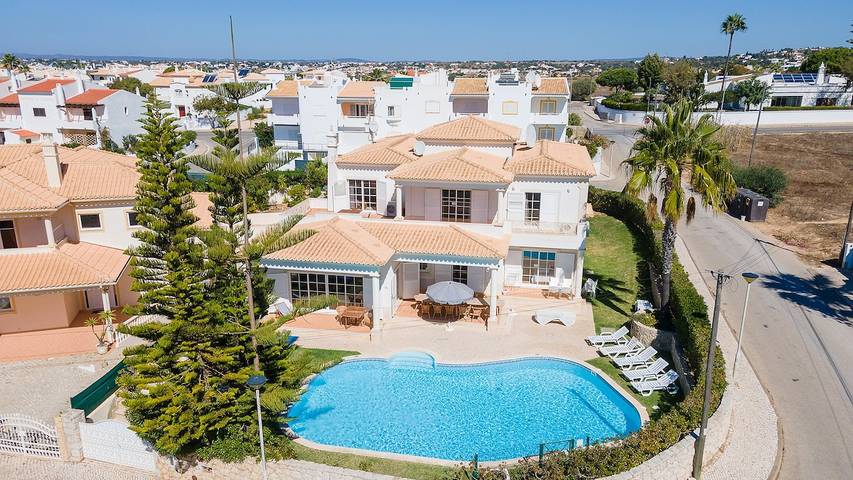 Villa für 16 Personen, mit Garten