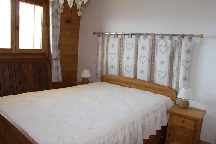 Entire apartment, Apartment with private pool at the foot of the slopes with garage - ski school at 300m in Villard-sur-Doron, Albertville region