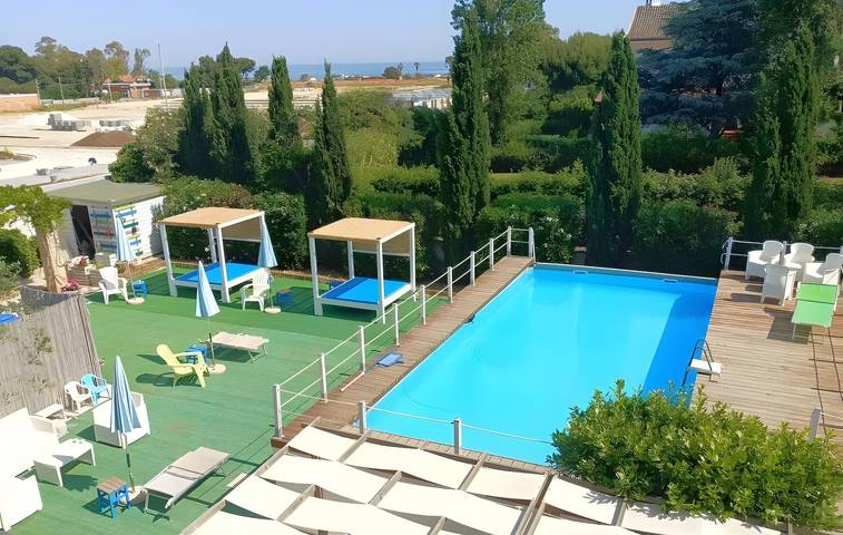 Ganze Wohnung, Apartment 'Torre Di Specchio 2' – Papaveri mit Pool, Wlan und Klimaanlage in Bari, Bari Provinz