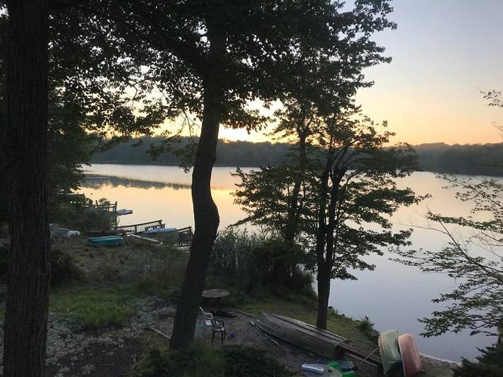 Vacation house for 8 people, with yard and pool, with pets in Pocono Mountains