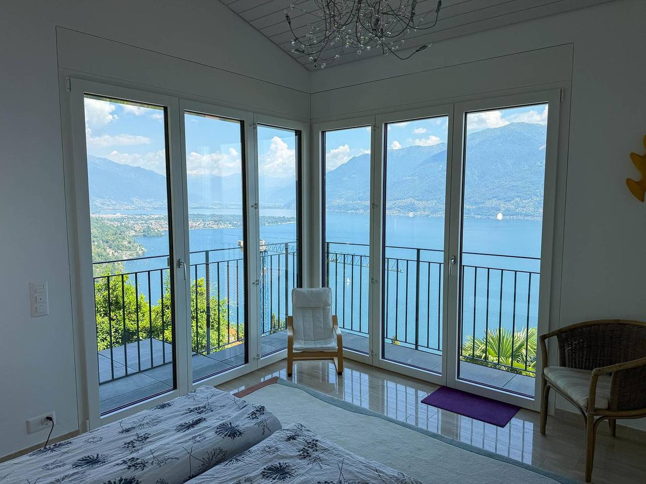 Freistehendes Ferienhaus Casa ai Monti mit aussergewöhnlichem Berg- und Seeblick in Ronco sopra Ascona, Tessiner Alpen