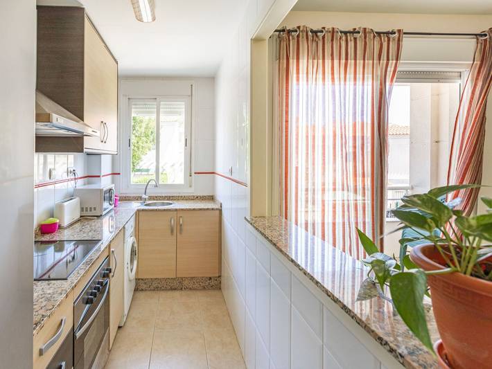 Gîte pour 5 personnes, avec jardin ainsi que piscine et terrasse, adapté aux familles à Garrucha - 4