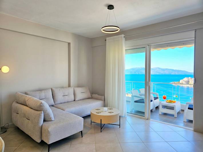 Ganze Wohnung, Ferienwohnung für 4 Personen mit Balkon in Sarandë, Vlorë
