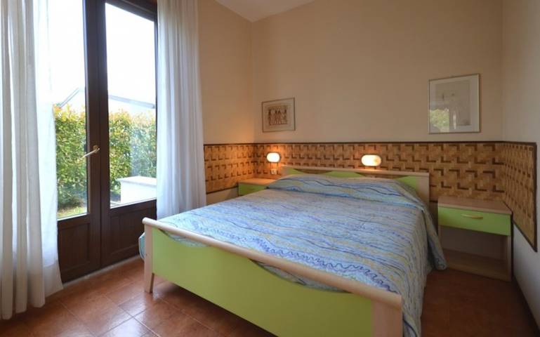 Villa für 6 Personen, mit Garten und Ausblick, mit Haustier in Bibione