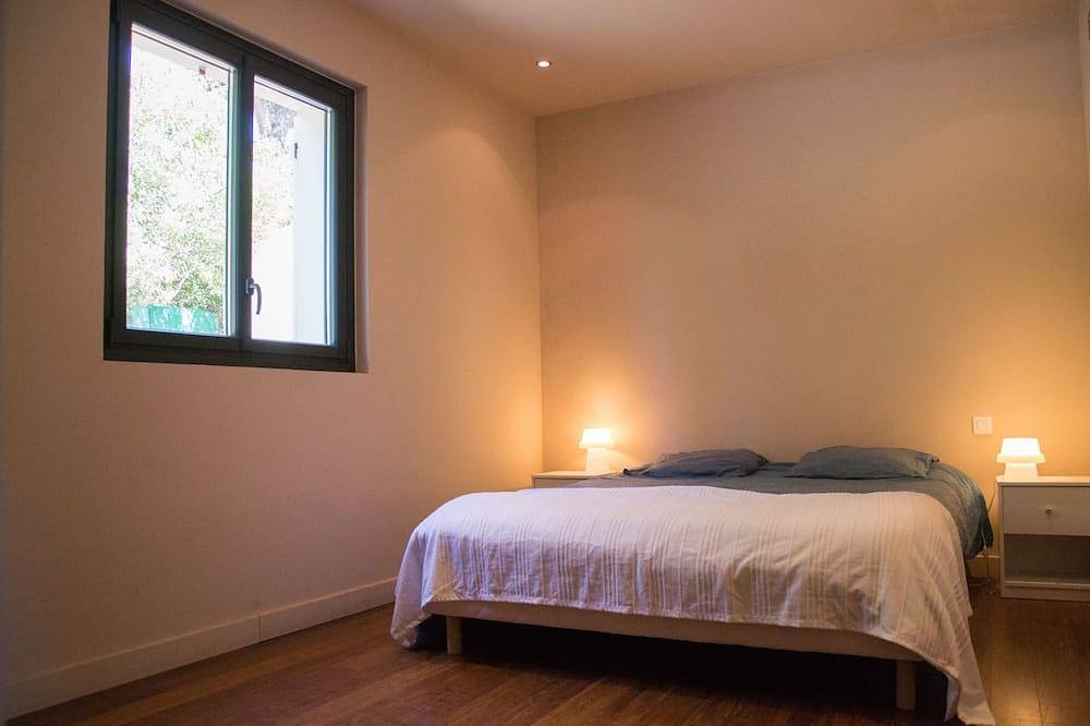 Maison plein-pied 3 chambres dont 1 studio à 150 m de la mer in Six-Fours-les-Plages, Côte méditerranéenne (France)
