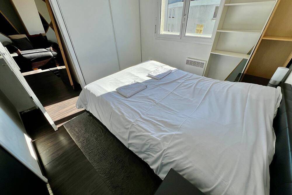 Entire apartment, One-Bedroom Apartment – Saint-Éloi, Poitiers in Poitiers, Vienne